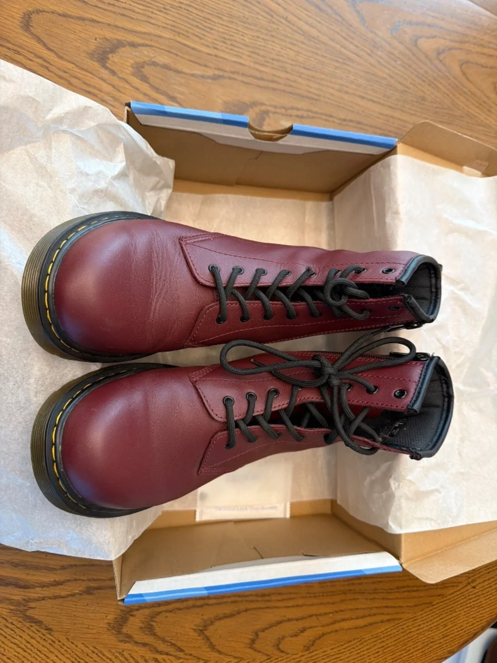 Doc Martens 1460 Youth US 6, EU 38.